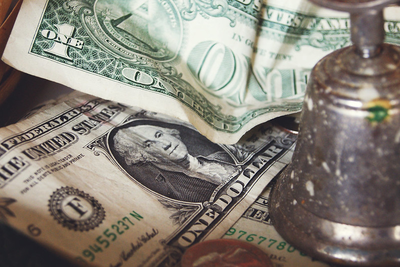 What are your safari tipping guidelines for safari tour guests